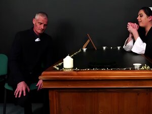 CFNM monja masturbándose sacerdote jock en grupo