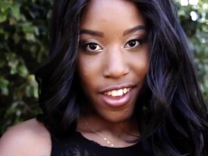 NUBIAN BAE - Chupabolas, una linda nubia con tetas firmes follada duro