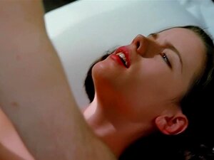 Kate Beckinsale - Embrujada (1995), Kate Beckinsale desnuda -