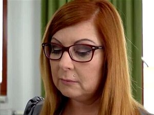 La sexy profesora MILF Tammy Jean seduce a un estudiante fresco