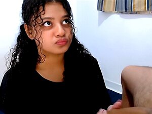 Mi prima pequeña me visita en casa para llenarle la cara de semen, le
