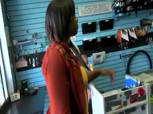 Sexo por dinero convierte a una chica tímida en una puta 21