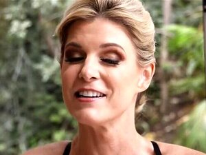 Garganta - India Summer devora una gran polla