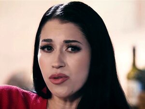 La flaca morena viuda Alex Coal con tetas pequeñas quiere quedar