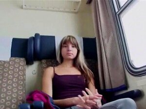 La linda chica checa amateur Gina Gerson follada por algo de dinero