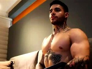 Videos musculares de hombres gay cachondos