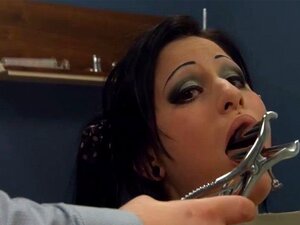 Acción hardcore BDSM con cuerdas y sexo cachondo