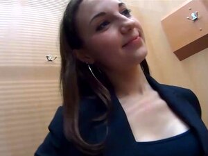 MallCuties Girls engañando a sus novios para comprar comida gratis