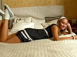 Un chico ruso se preocupa más por su esposa que por el fútbol