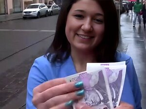 El ángel universitario checo está ganando dinero rápido durante el