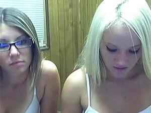 Una rubia amateur de ensueño lame su juguete, una rubia amateur