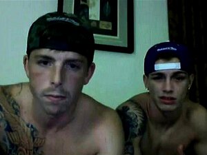 Observa cómo dos twinks heterosexuales y guapos ceden a sus deseos