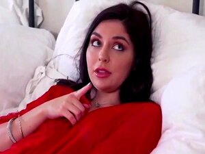 Madrastra cachonda folla con su hijastro cuando su esposo no está en