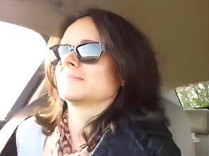 delire desnuda en el coche
