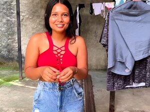 extraño entra a mi casa a ofrecerme sexo a cambio de dinero ( no