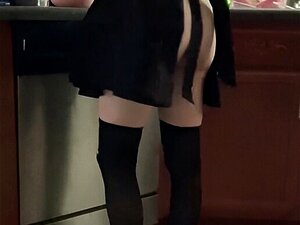 Orina Desesperada Cachonda en Mi Delantal (Cocina)