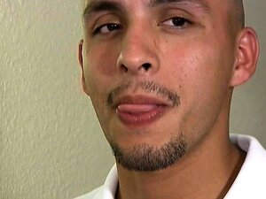 Hombres latinos mexicanos gays calientes follan duro y se corren por