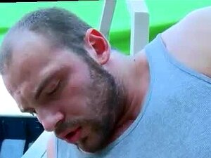 Chicos calientes y lindos en una película pública gay xxx Hombres
