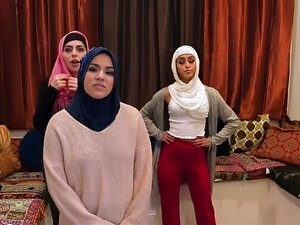 BFFS - Chicas tímidas e inexpertas con poonjab (Audrey Royal) (Monica