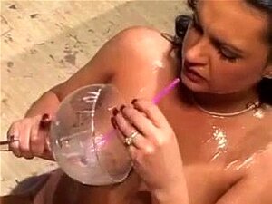 Michelle Raven se bebe el semen