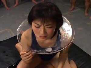 Shinobu Kasagi, una chica asiática caliente, le gusta el sexo