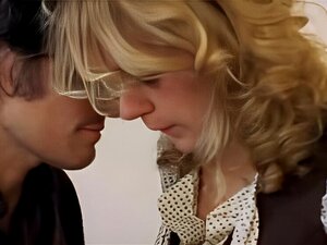 Experimenta la pasión desenfrenada y la seducción en esta escena