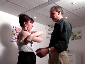 Casting de mamá francesa amateur follada y fisteada