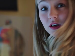 Gaite Jansen desnuda en topless y escenas de video calientes