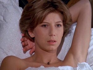 Fiona Gelin desnuda - Parole de flic - 1985. Fiona Gelin en escena