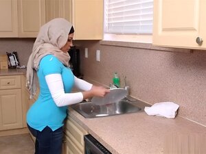 Las estrellas porno árabes de grandes tetas Mia Khalifa y Julianna