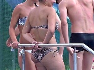 Sexy Bikini Chicas calientes mojadas en cameltoe