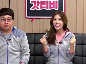 Chica coreana de fitness Shim E. en el programa de televisión 03