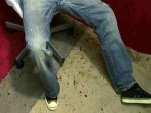 Porno hardcore gay de gloryhole y pajas gay sucias 04
