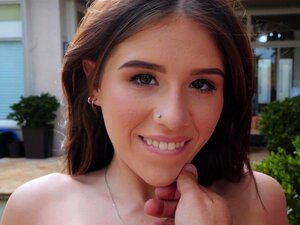 La linda Isabel Moon prueba el anal por primera vez