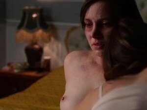 Jane Sowerby sexy - Victoria Bidewell desnuda - Conforting Skin 2011.