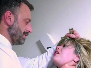 Zorra inglesa sumisa dominada y alimentada con semen maestro