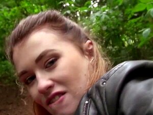 El culo perfecto, Misha Cross, recibe buena pasta y es follada en el