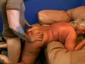 Filmando a su esposa swinger rubia ser follada