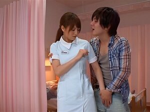 La enfermera japonesa Akiho Yoshizawa tiene sexo en el hospital, Akiho