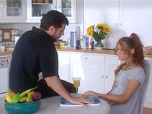 Sumérgete en la máxima fantasía prohibida cuando un padrastro