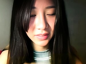 Descubre el deseo supremo con una seductora belleza japonesa. Observa