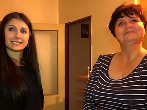 Vieja abuela y chica linda con su viejo novio follando juntos