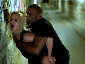 BLACKEDRAW Dos rubias follan a dos BBCs dominantes después de una