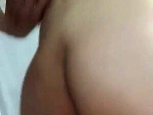 Cam Babe con grandes tetas y un culo impresionante