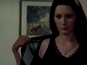 Edwige Fenech en Secrets Of A Call Girl (1973), Edwige Fenech