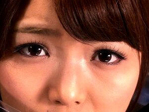 Una atractiva japonesa es usada por una pandilla de chicos cachondos