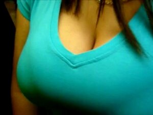 Latina turquesa con tetas enormes parte 2