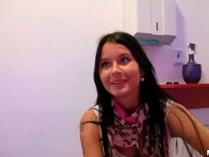 El recepcionista vuelve para ser follado