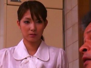 La loca japonesa Yua Sasaki en peludo cachondo, video JAV con dedos