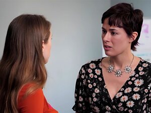 Olive Glass no puede resistir las seducciones de su acosador pechugona